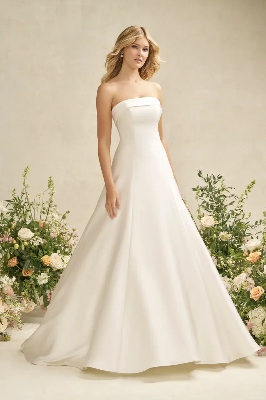 Why More Brides Are Choosing Intimate Boutique Bridal Experiences Image