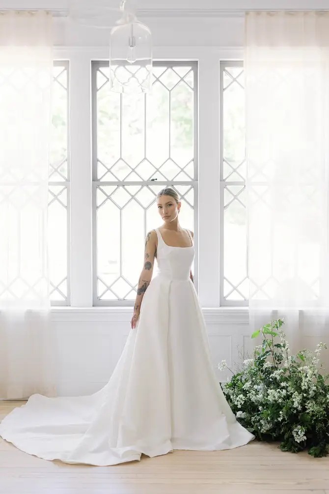 Textured Romance: Spotlight on Brocade &amp; Jacquard Gowns Image