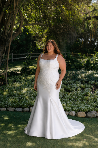 Allure Romance Raegan by Allure Romance #0 default Ivory thumbnail