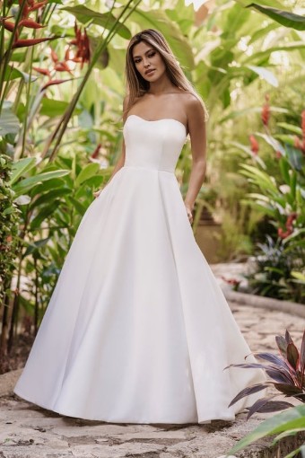 Allure Romance Felicia #1 Ivory thumbnail
